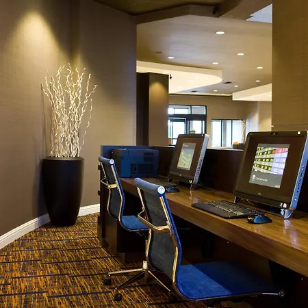 Courtyard By Marriott Newark Silicon Valley-3